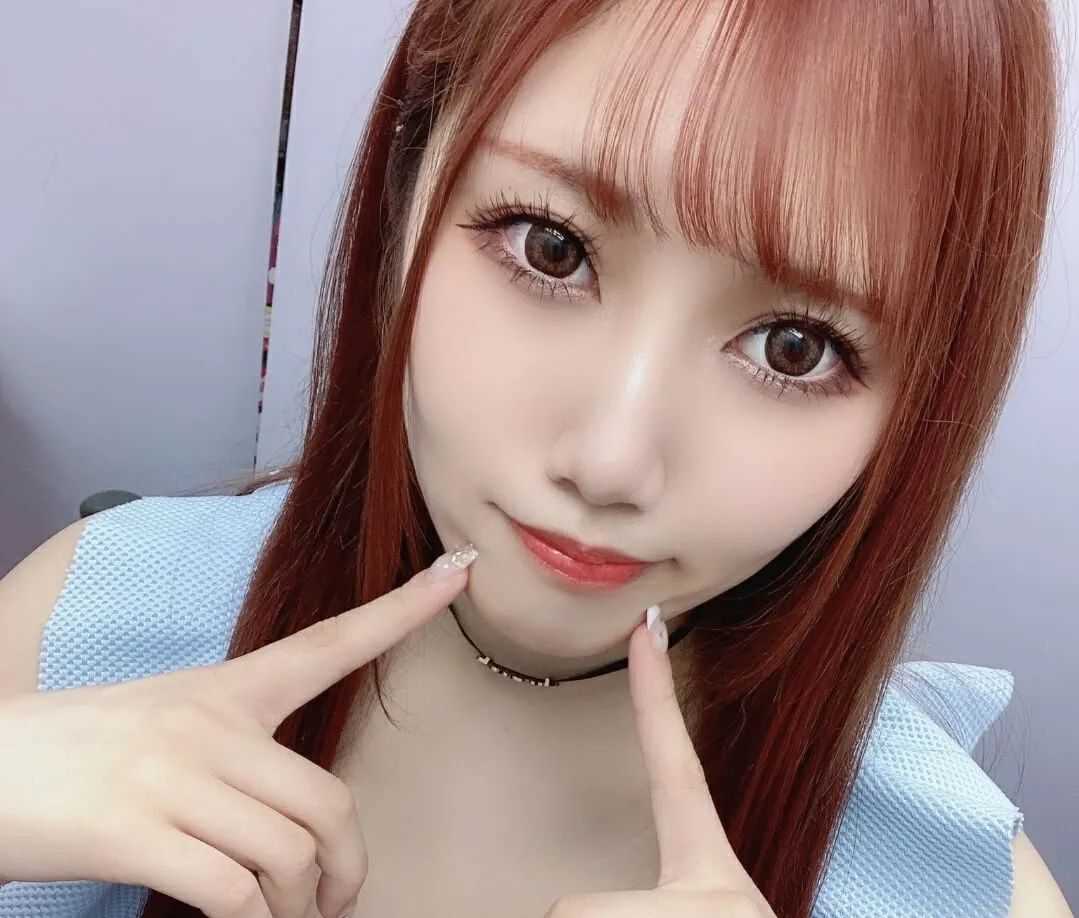 Amiri Saitou: An F-Cup Japanese Entertainer with Stunning Looks