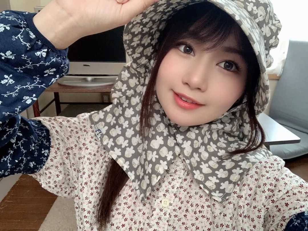 Cultural Fusion: Amateur Model Celebrates Diversity 160